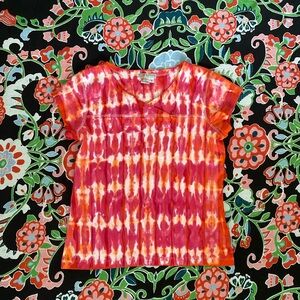 Vibrant Red and Orange Royal Robbins Short Sleeve Tie-Dye Tee